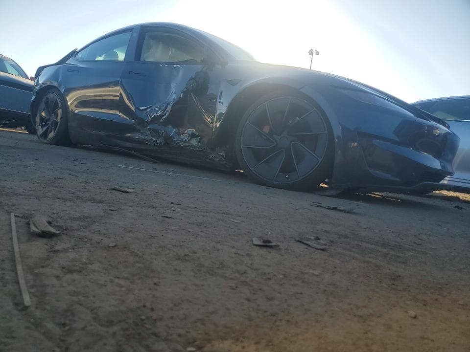 2025 TESLA MODEL 3 4