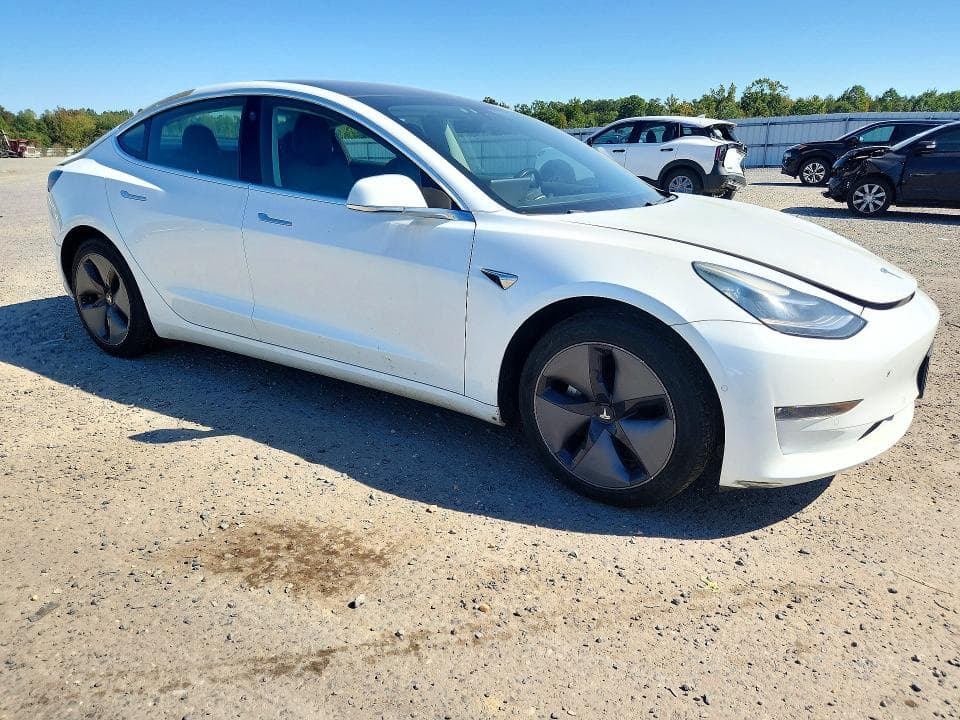 2018 TESLA MODEL 3 4