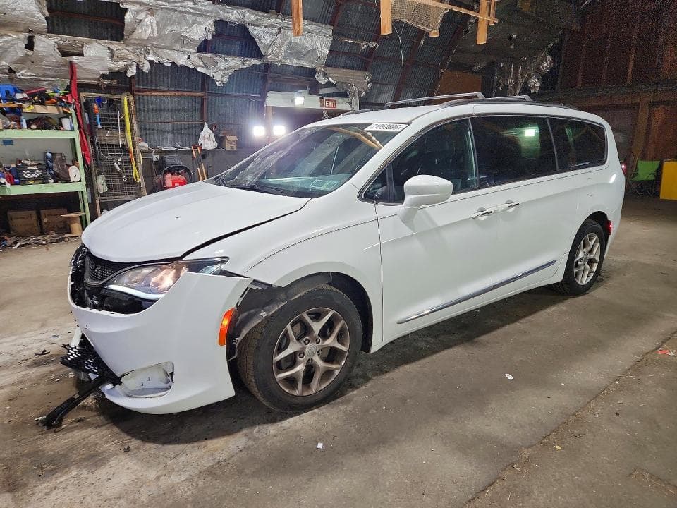 2020 CHRYSLER PACIFICA TOURING L - 1