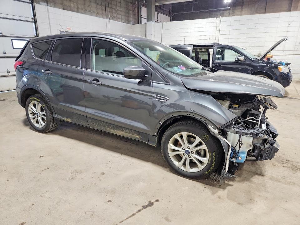 2019 FORD ESCAPE SE 4
