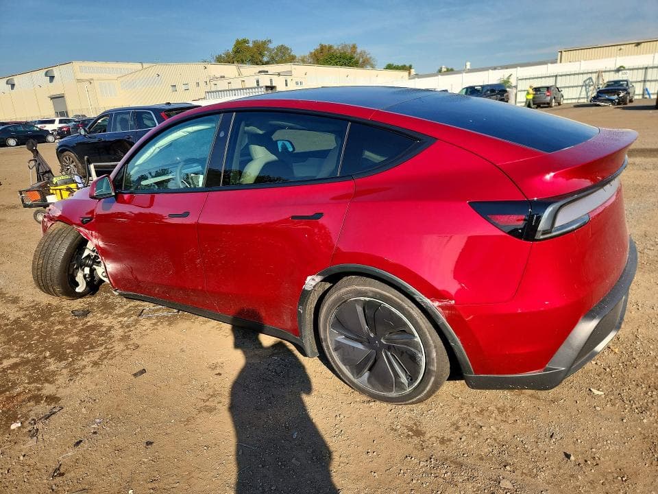 2026 TESLA MODEL Y 2