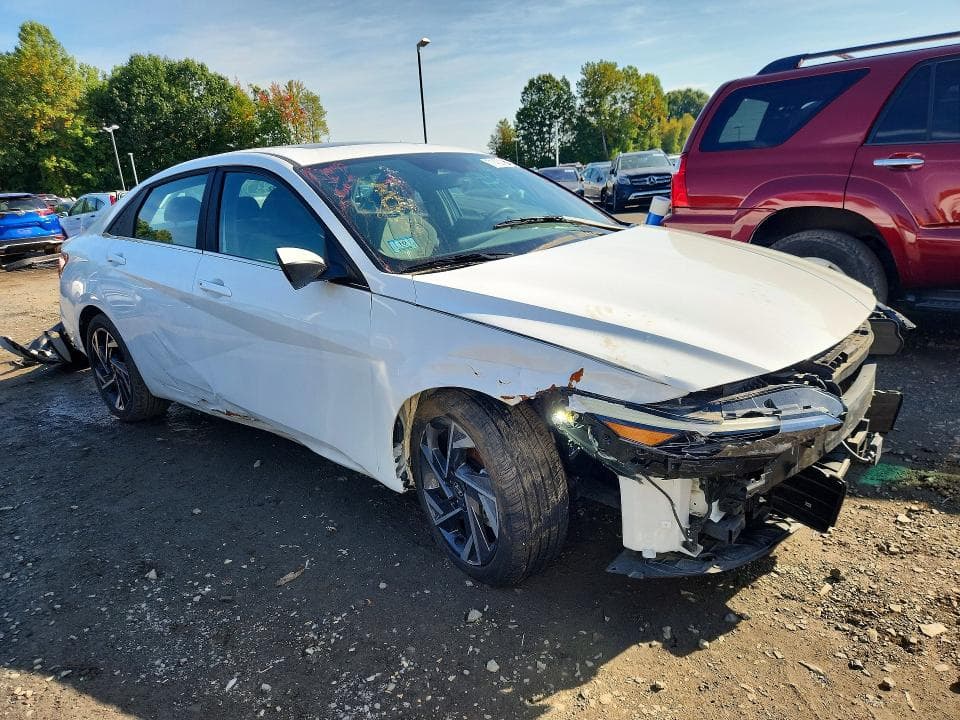 2024 HYUNDAI ELANTRA SEL 4