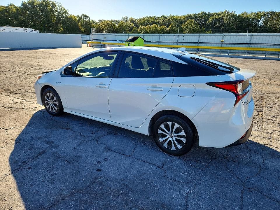 2019 TOYOTA PRIUS XLE AWD-E 2