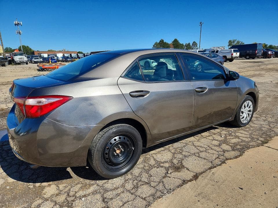 2018 TOYOTA COROLLA LE 3