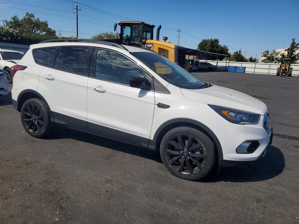 2019 FORD ESCAPE SE 4
