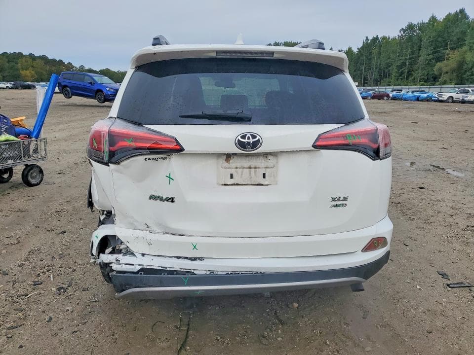 2018 TOYOTA RAV4 XLE 6