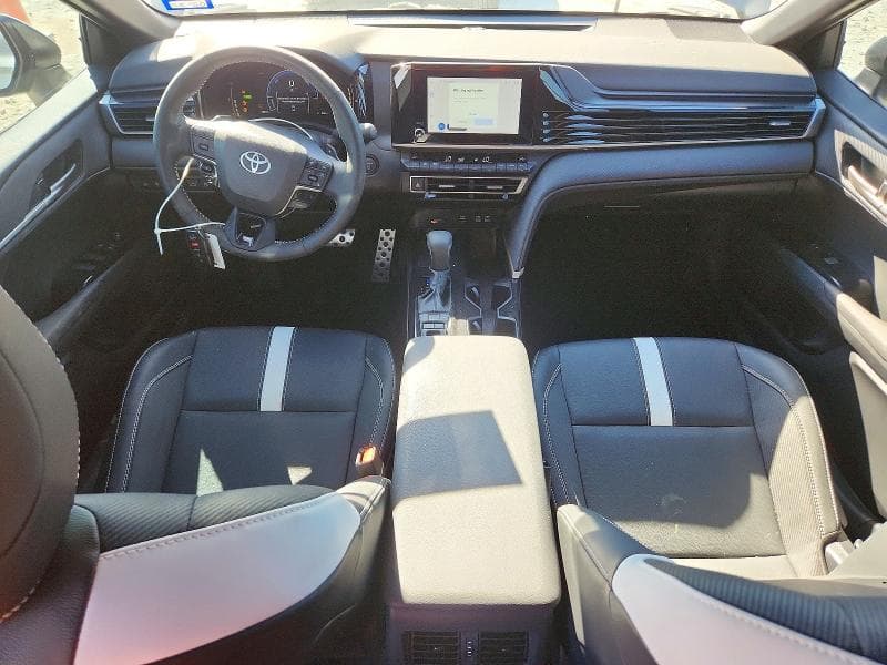 2026 TOYOTA CAMRY SE 8