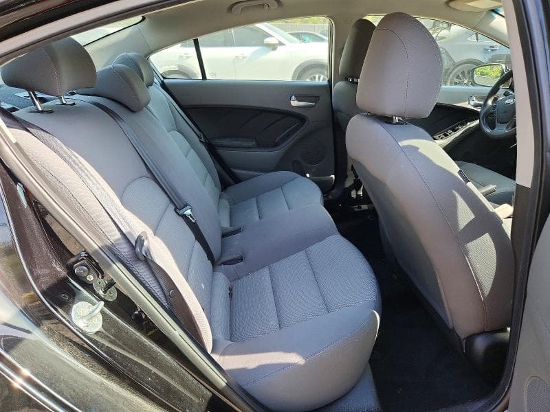 2017 KIA FORTE LX 10