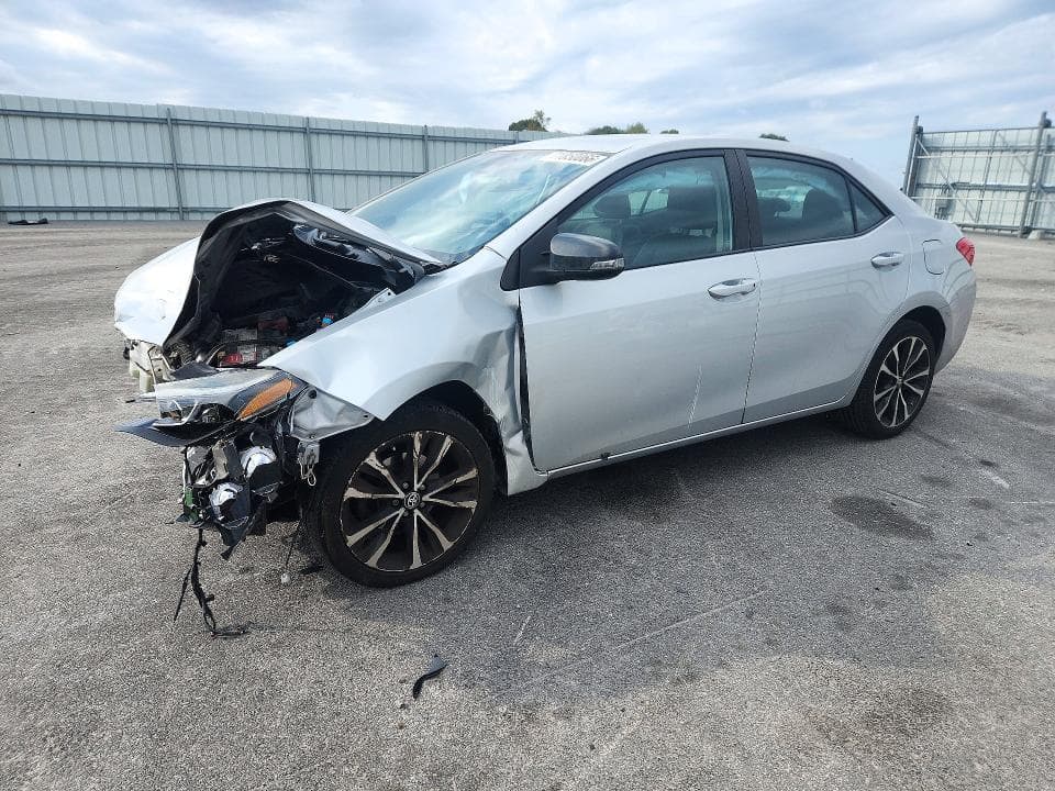 2017 TOYOTA COROLLA SE - 1