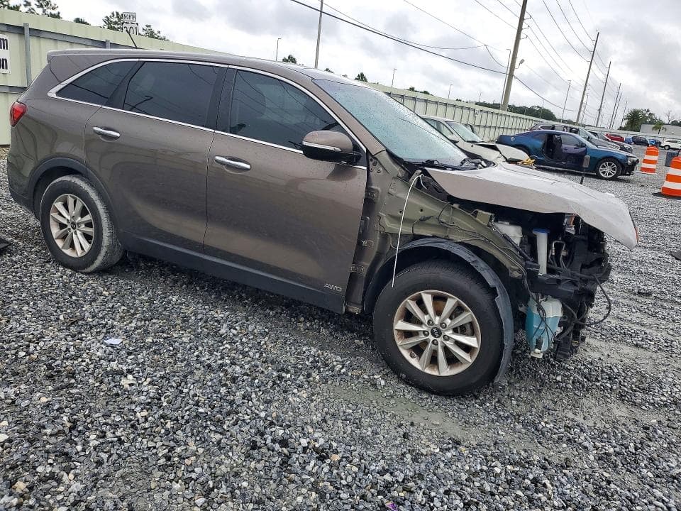 2019 KIA SORENTO LX 4