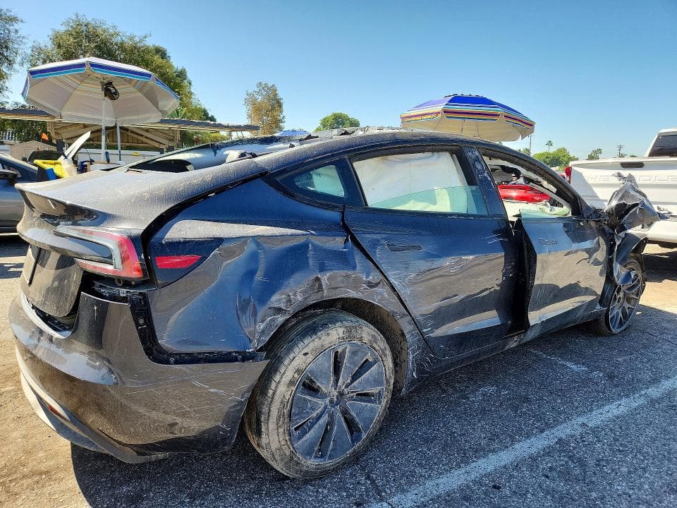 2025 TESLA MODEL 3 3