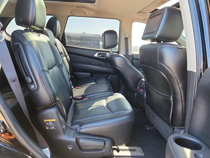 2017 NISSAN PATHFINDER PLATINUM 10