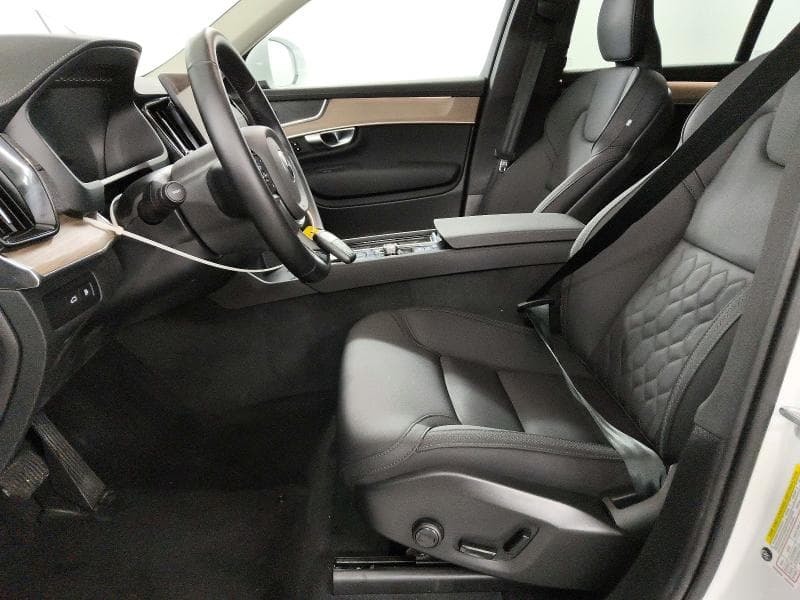 2025 VOLVO XC90 CORE 7