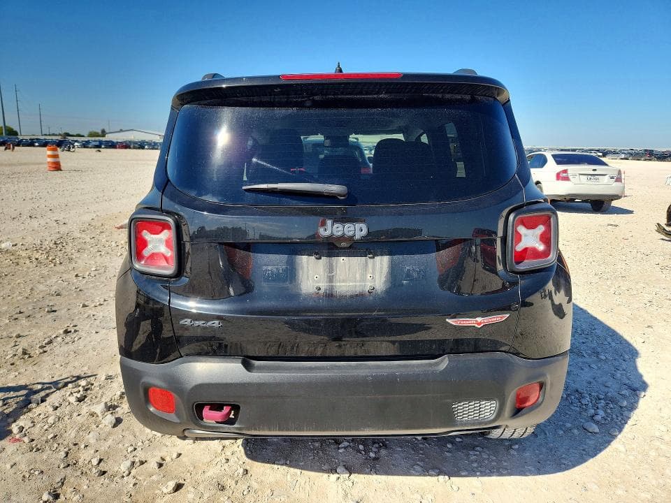 2017 JEEP RENEGADE TRAILHAWK 6