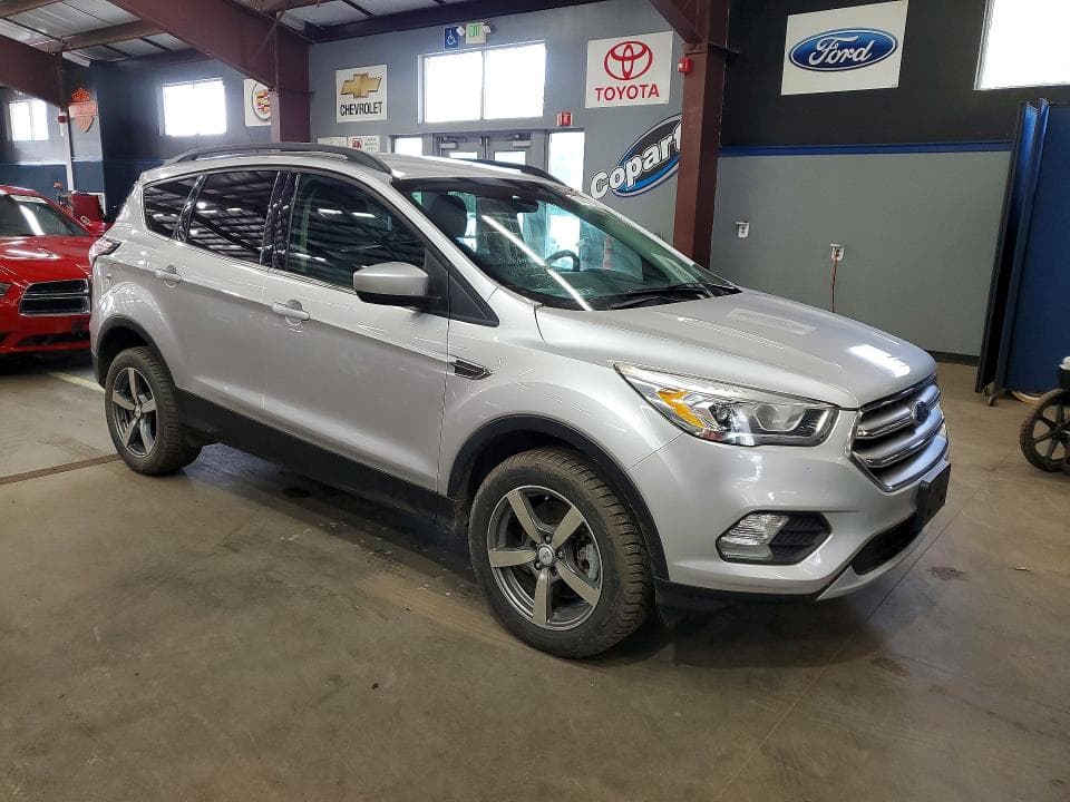2017 FORD ESCAPE SE 4