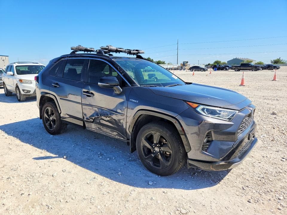 2020 TOYOTA RAV4 XSE 4
