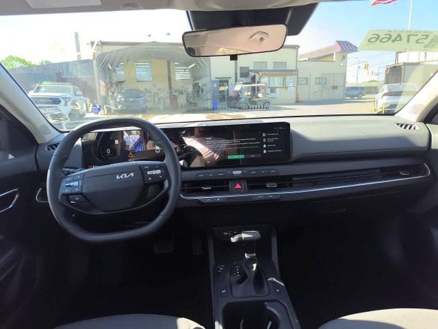 2025 KIA K4 EX 9