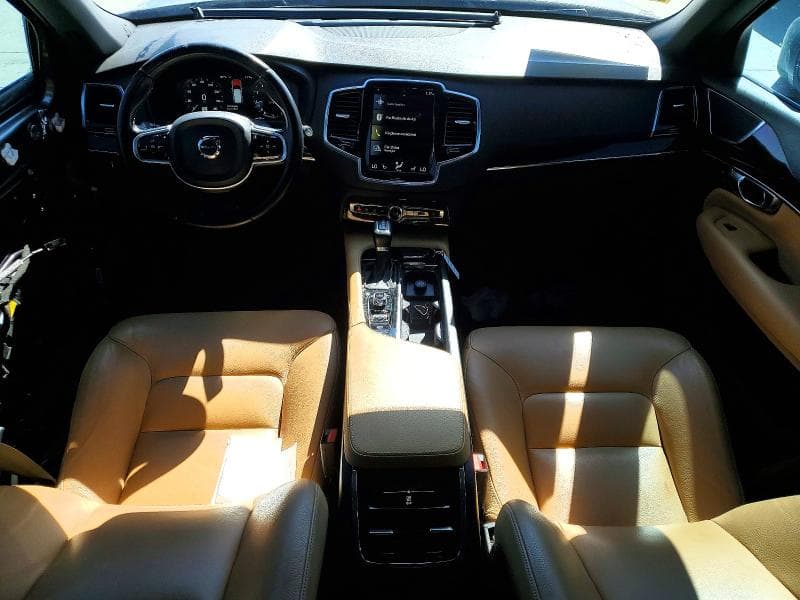 2017 VOLVO XC90 T6 8