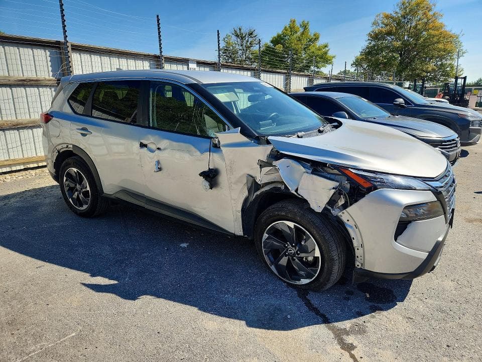 2025 NISSAN ROGUE SV 4