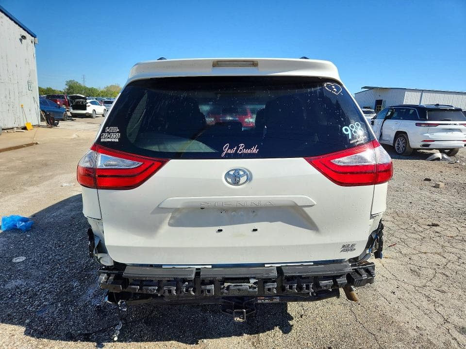 2017 TOYOTA SIENNA XLE PREMIUM 7-PASSENGER 6