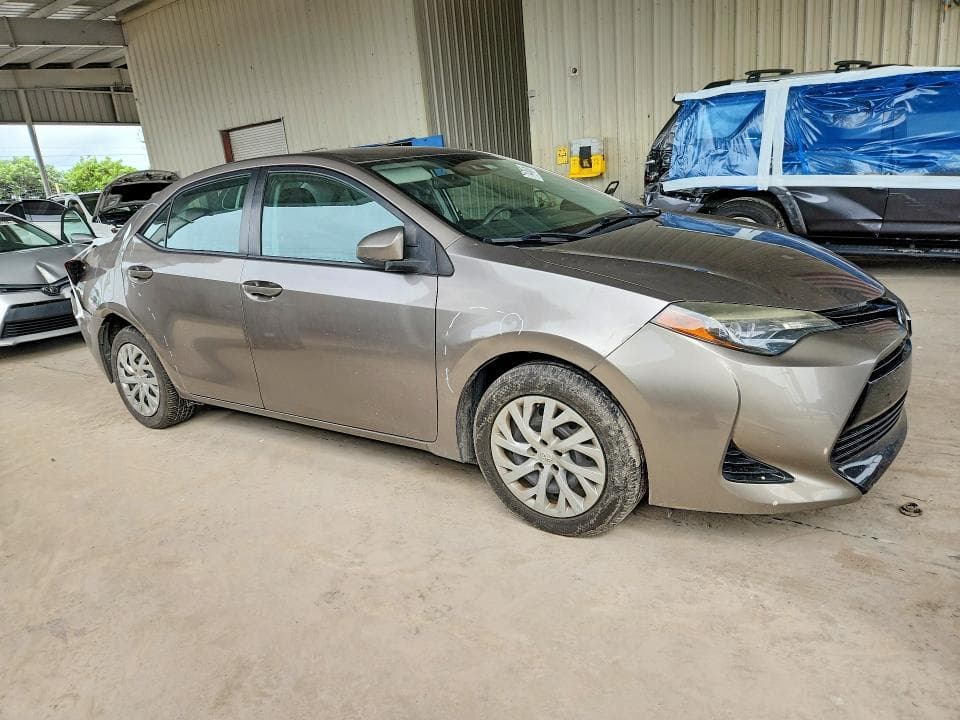 2017 TOYOTA COROLLA LE 4