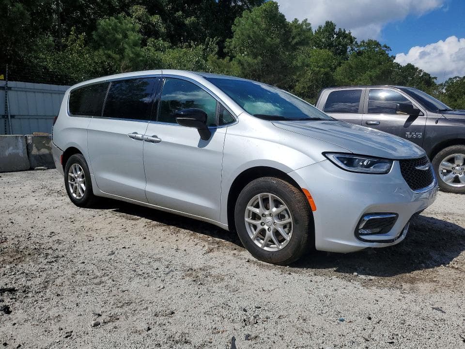 2026 CHRYSLER PACIFICA SELECT 4