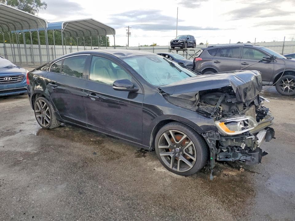 2017 VOLVO S60 4