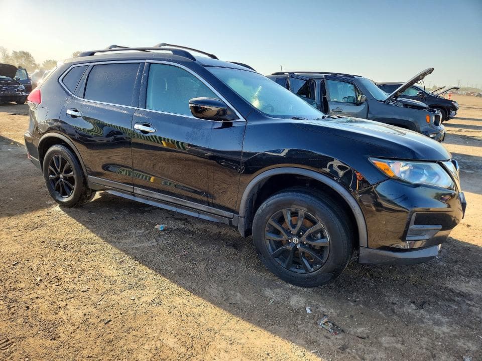 2017 NISSAN ROGUE SV 4