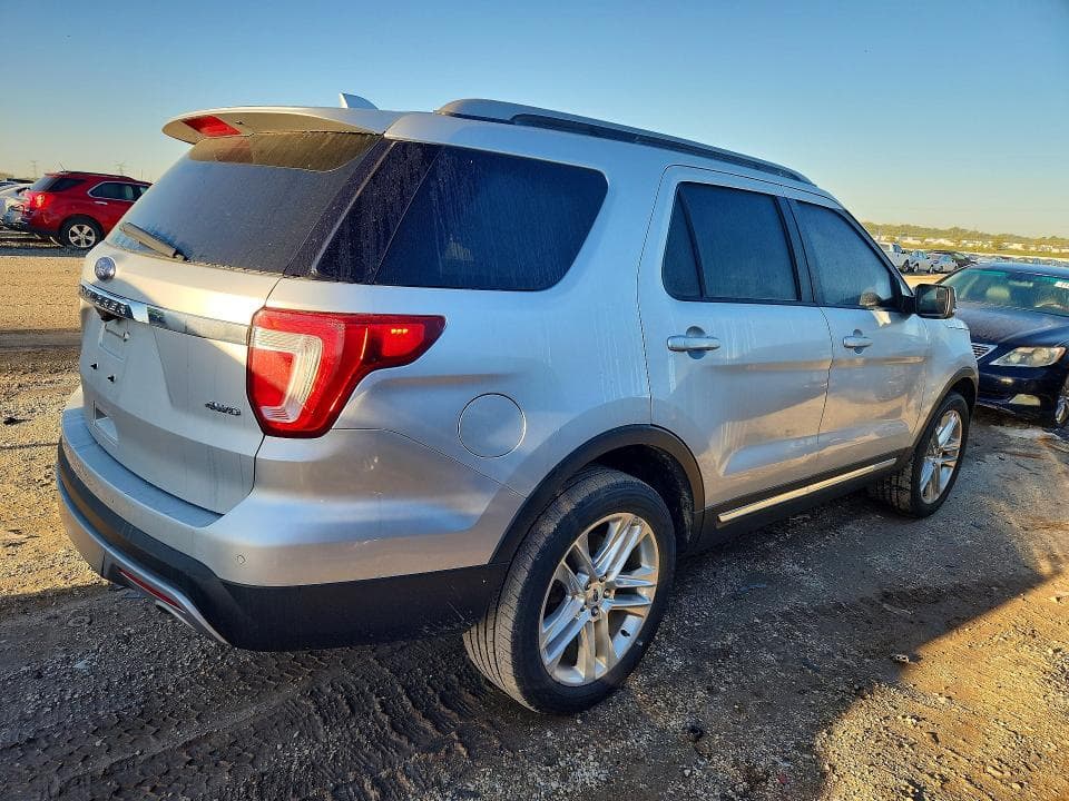 2017 FORD EXPLORER XLT 3