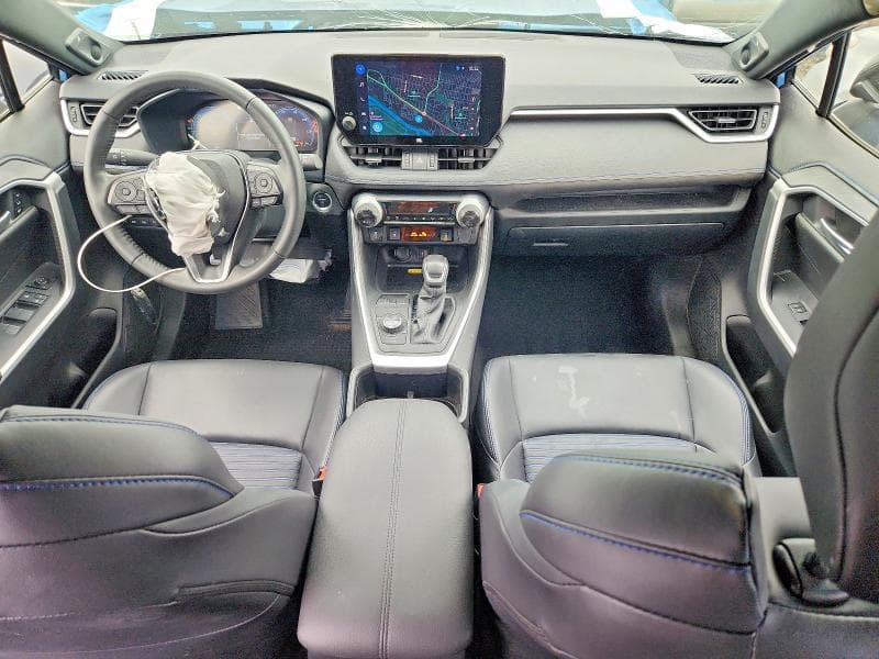 2025 TOYOTA RAV4 XSE 8