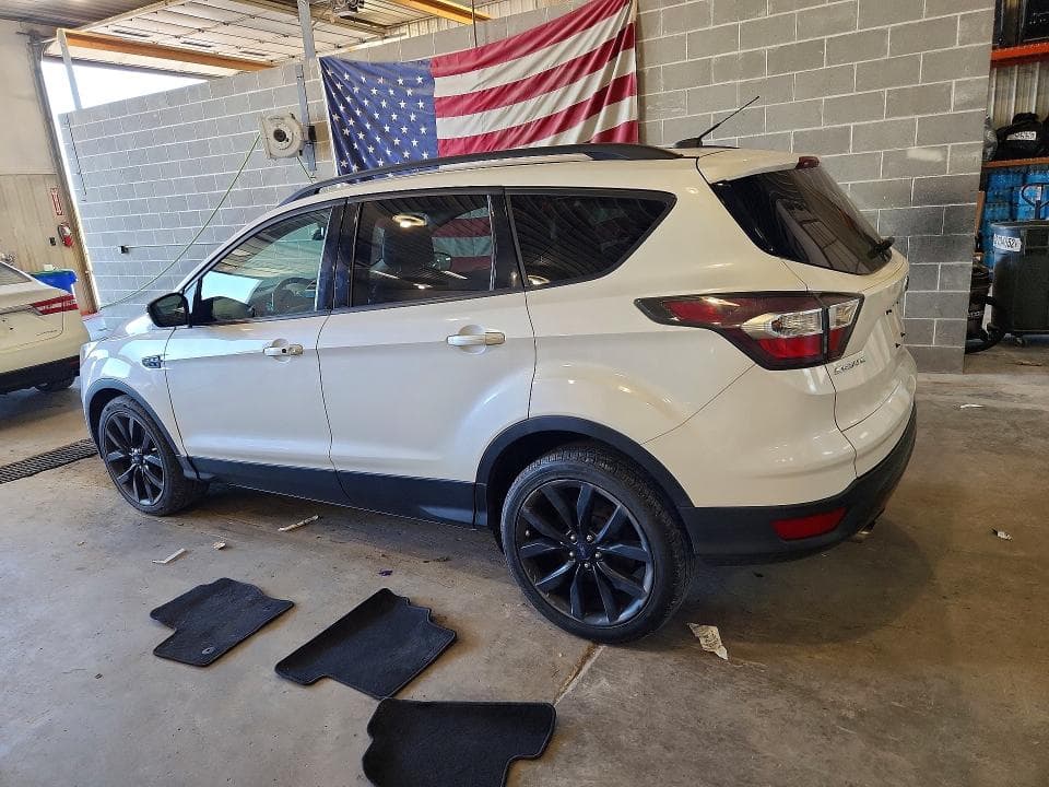 2017 FORD ESCAPE TITANIUM 2