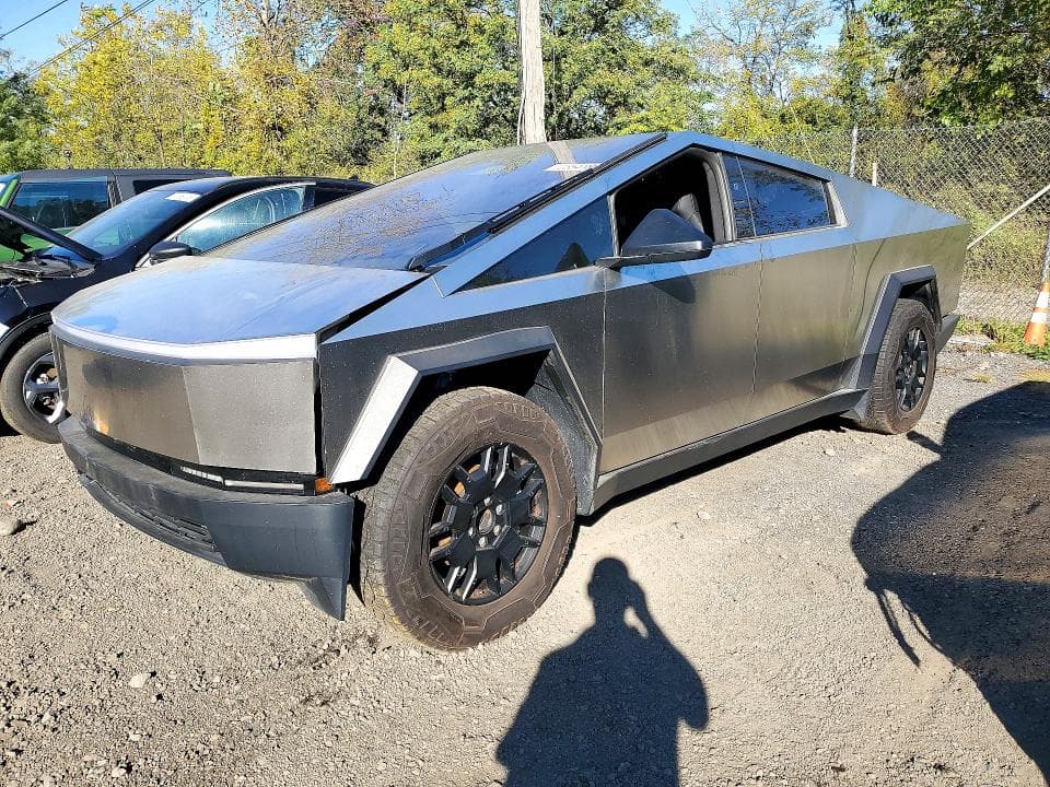 2024 TESLA CYBERTRUCK - 1