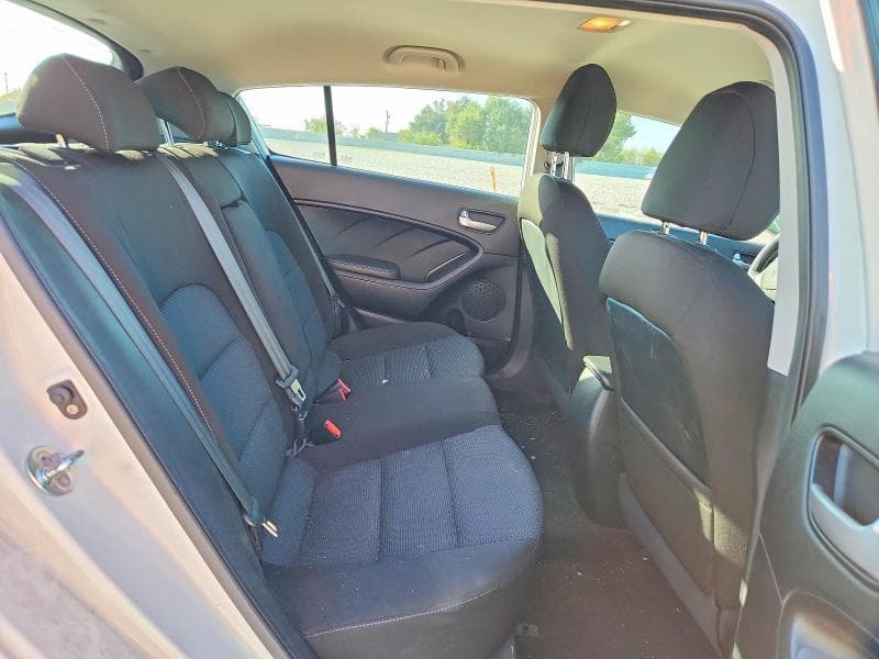 2017 KIA FORTE5 LX 10