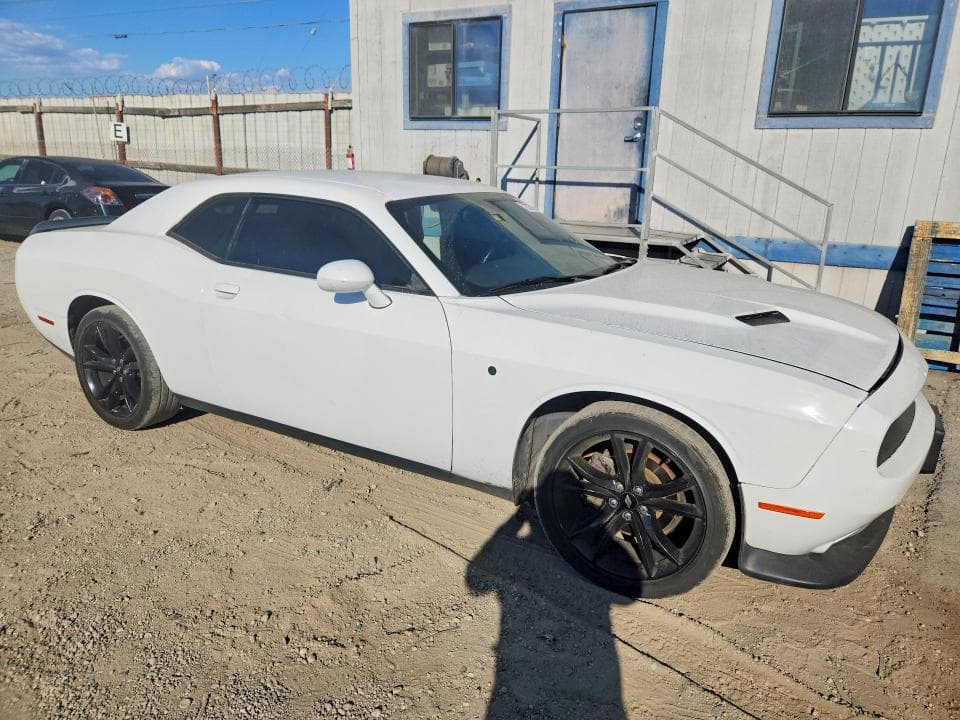 2018 DODGE CHALLENGER SXT 4