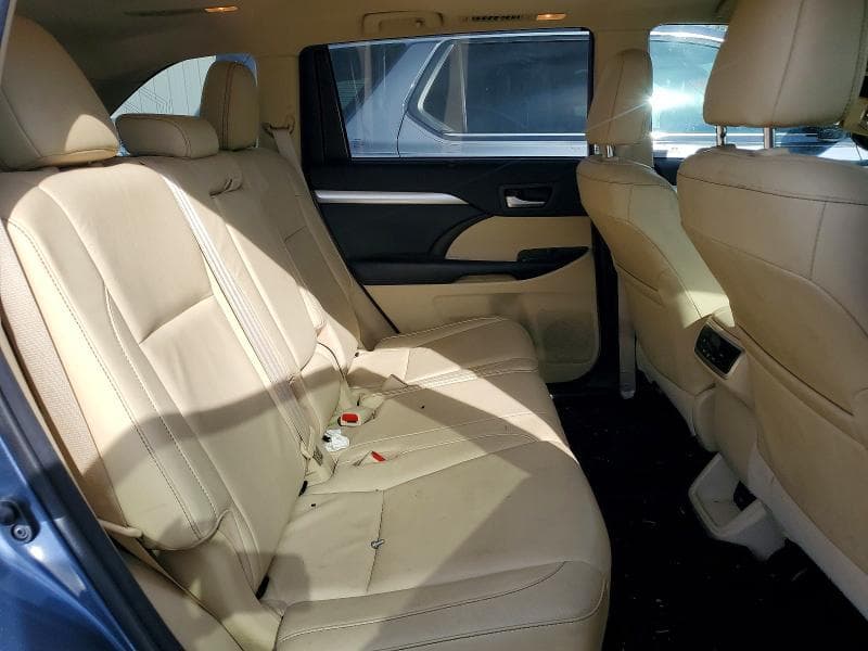 2018 TOYOTA HIGHLANDER XLE 11
