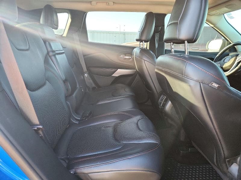 2017 JEEP CHEROKEE TRAILHAWK 11
