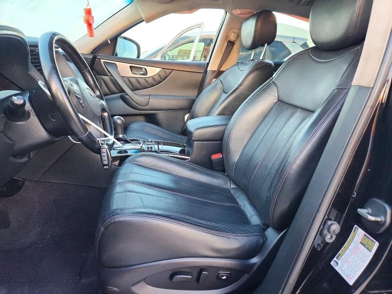 2017 INFINITI QX70 BASE 7