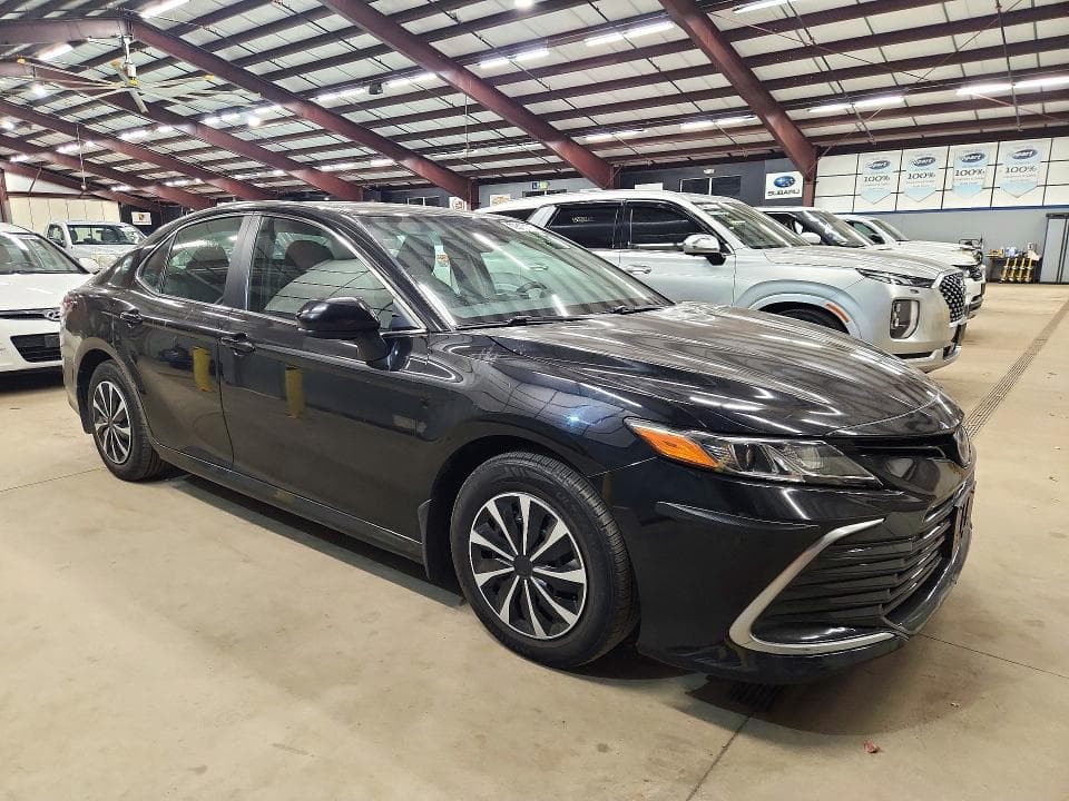 2023 TOYOTA CAMRY LE 4