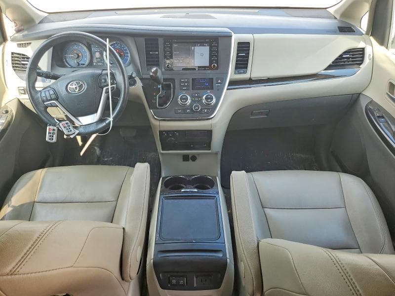 2019 TOYOTA SIENNA XLE PREMIUM 8-PASSENGER 8