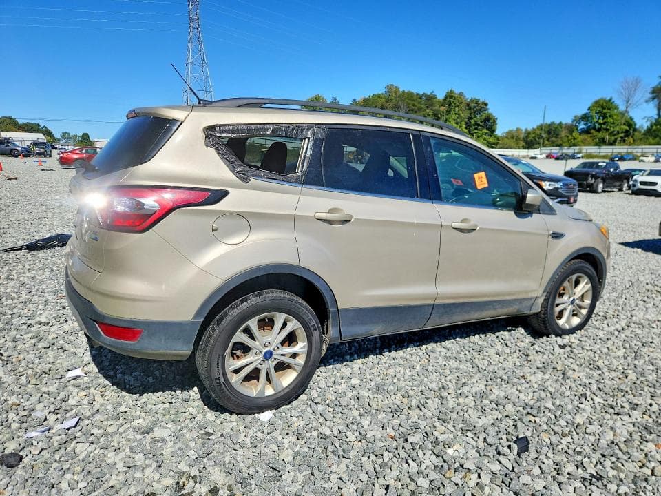 2018 FORD ESCAPE SE 3