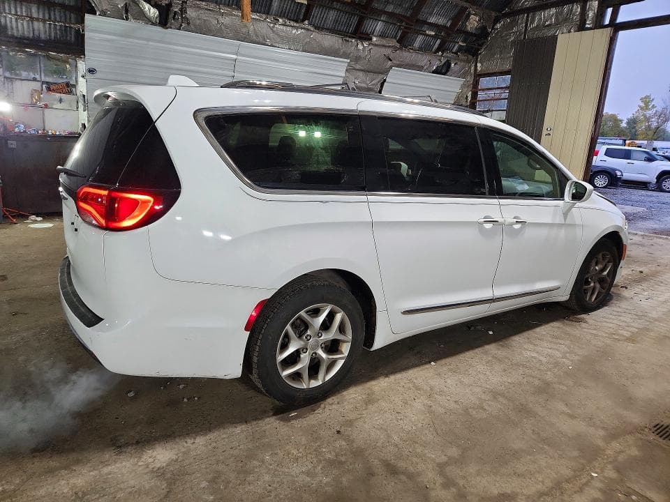 2020 CHRYSLER PACIFICA TOURING L 3