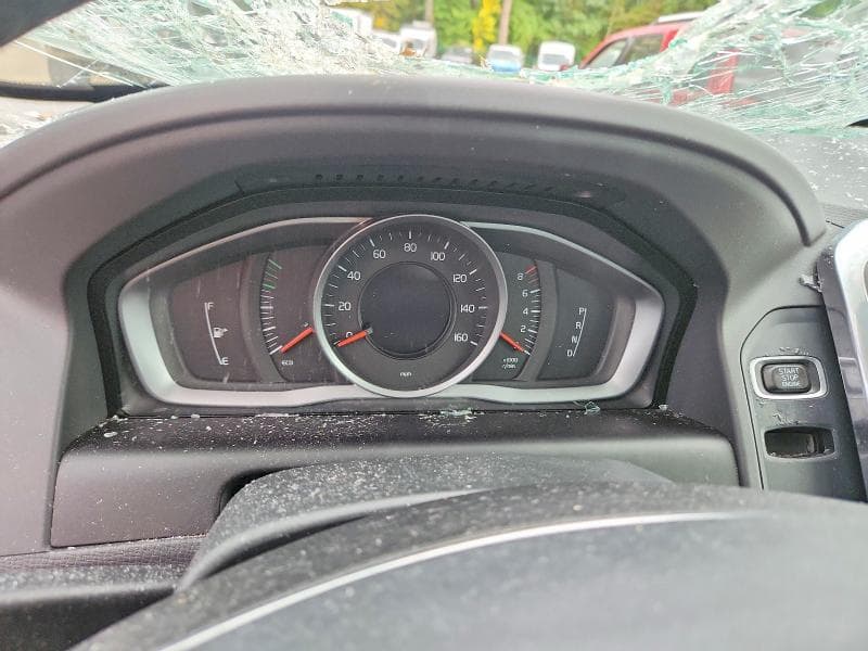 2017 VOLVO XC60 T5 9