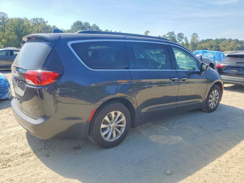 2019 CHRYSLER PACIFICA TOURING PLUS 3