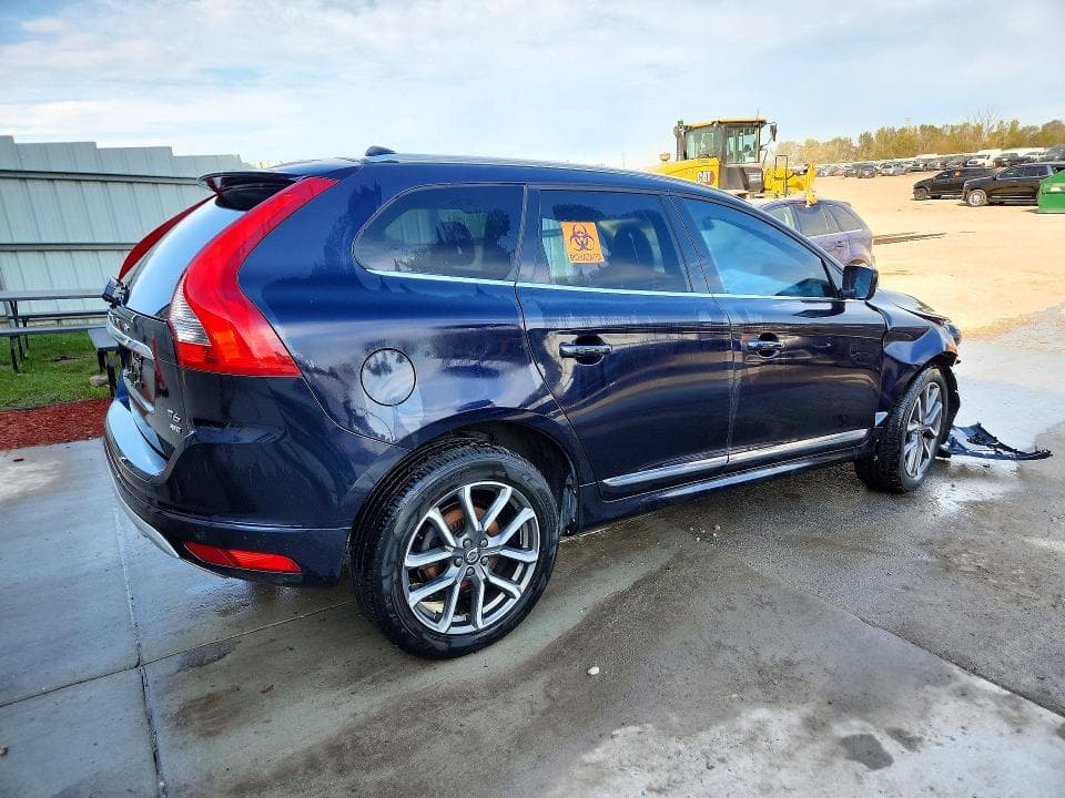 2017 VOLVO XC60 T6 DYNAMIC 3