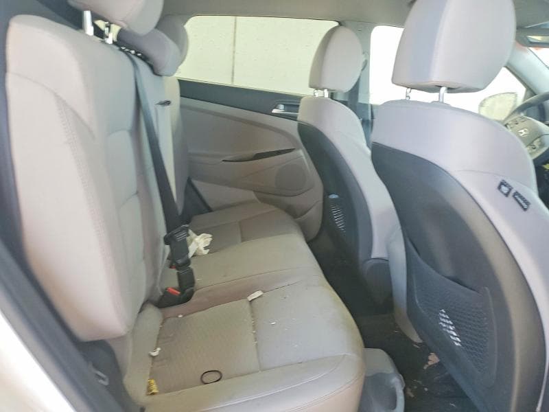 2020 HYUNDAI 4DR 11