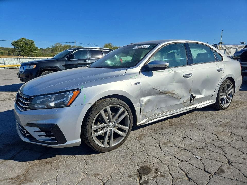 2018 VOLKSWAGEN PASSAT S - 1