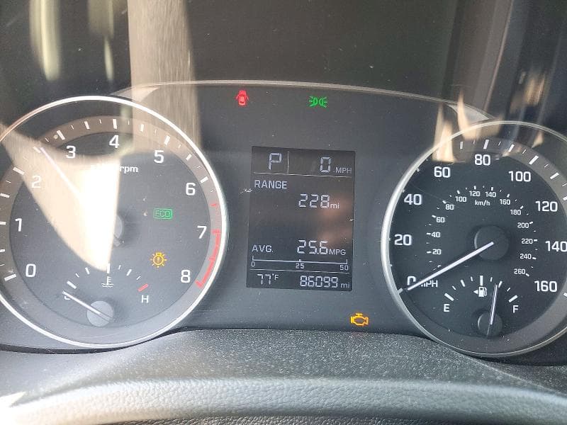 2018 HYUNDAI ELANTRA SE 9