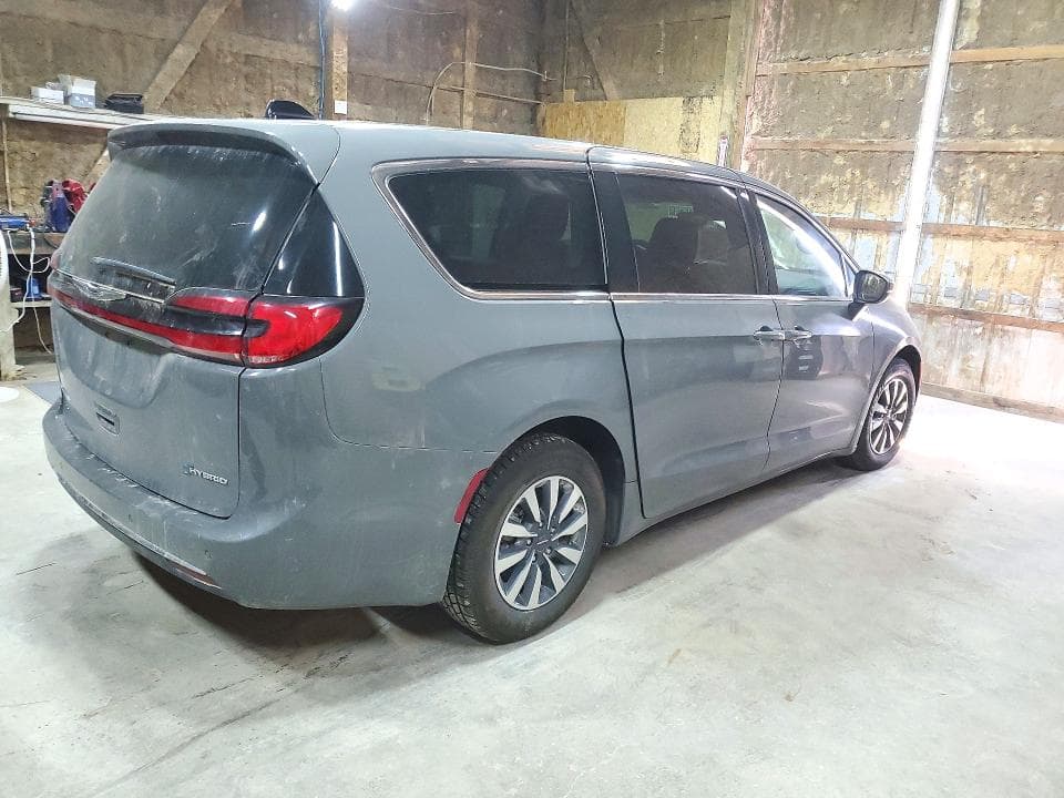 2023 CHRYSLER PACIFICA HYBRID TOURING L 3