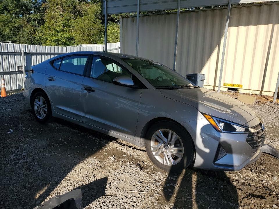 2020 HYUNDAI ELANTRA SEL 4