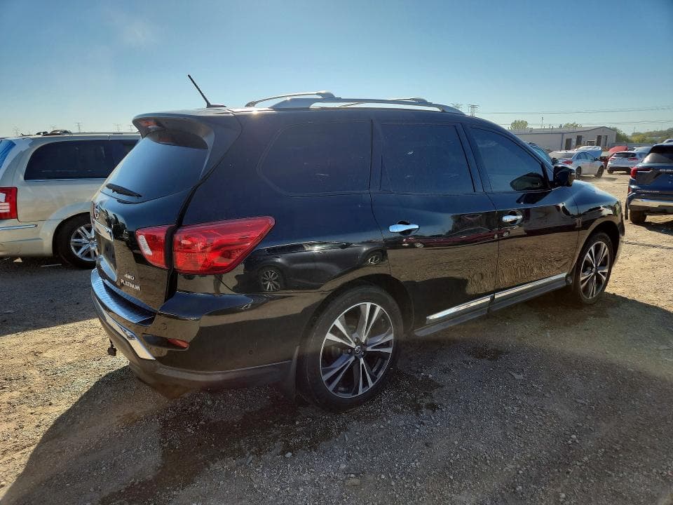 2017 NISSAN PATHFINDER PLATINUM 3